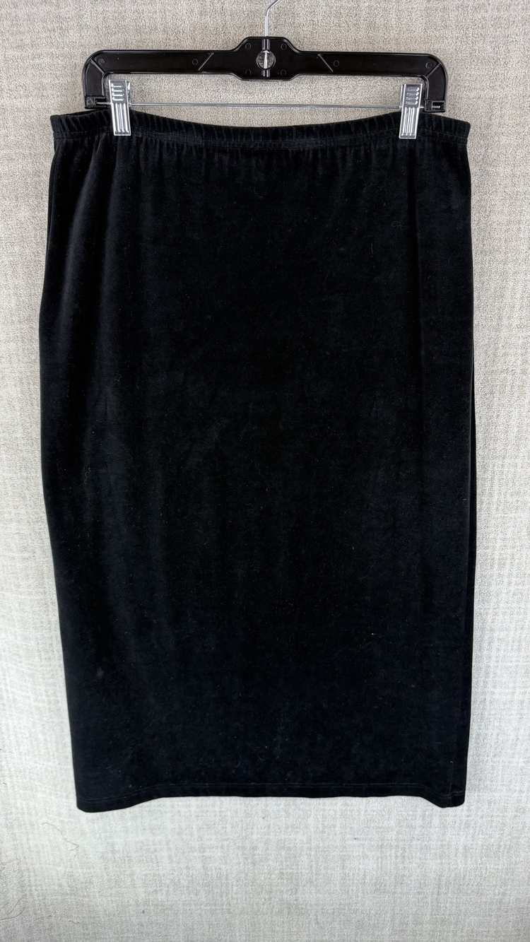 L.L.Bean Skirt Womens M Black Midi Straight & Pencil Velvet Pull On Elastic
